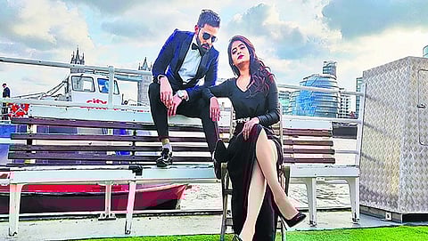 Raju James Bond cinema still