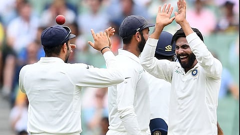 ವಿಕೆಟ್ ಪಡೆದ ಸಂಭ್ರಮದಲ್ಲಿ ಟೀಂ ಇಂಡಿಯಾ