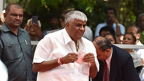 ಲೋಕೋಪಯೋಗಿ ಸಚಿವ ಹೆಚ್.ಡಿ.ರೇವಣ್ಣ
