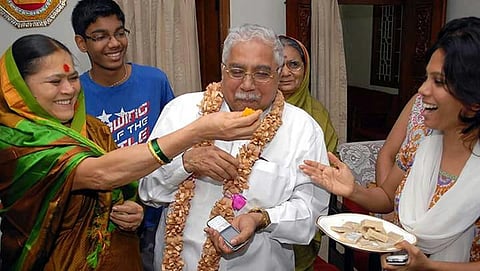 ಗೆಲುವಿನ ಸಂಭ್ರಮದಲ್ಲಿ ಕಂಬಾರ ಕುಟುಂಬ