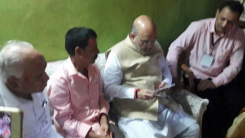 ಪರೇಶ್ ಮೇಸ್ತಾ ಮನೆಯಲ್ಲಿ ಅಮಿತ್ ಶಾ