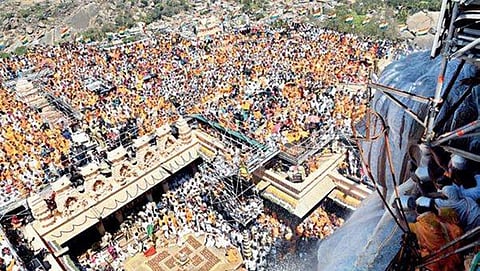 ತ್ಯಾಗಮೂರ್ತಿ ಬಾಹುಬಲಿ ಮಹಾಮಜ್ಜನಕ್ಕೆ ಸಂಭ್ರಮದ ತೆರೆ