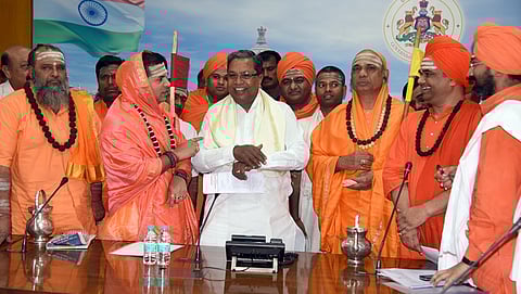 ಮುಖ್ಯಮಂತ್ರಿಗಳನ್ನು ಭೇಟಿ ಮಾಡಿದ ವೀರಶೈವ ಮಠಾಧೀಶರು