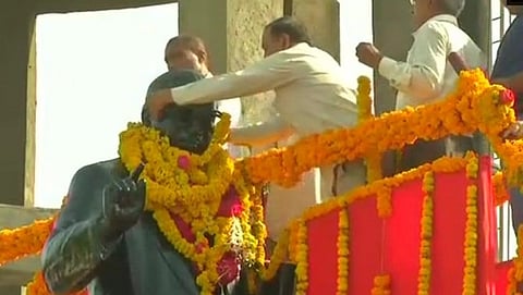 ಅಂಬೇಡ್ಕರ್ ಪ್ರತಿಮೆ