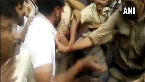 6 ತಿಂಗಳ ಹಸಿಗೂಸಿನ ಮೇಲೆ ಅತ್ಯಾಚಾರ; ನ್ಯಾಯಾಲಯದ ಆವರಣದಲ್ಲೇ ಕಾಮುಕನಿದೆ ಹಿಗ್ಗಾಮುಗ್ಗಾ ಥಳಿತ!