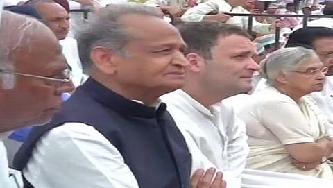 ರಾಹುಲ್ ಗಾಂಧಿ , ಮತ್ತಿತರರು ಪ್ರತಿಭಟನೆಯಲ್ಲಿ ಭಾಗಿ