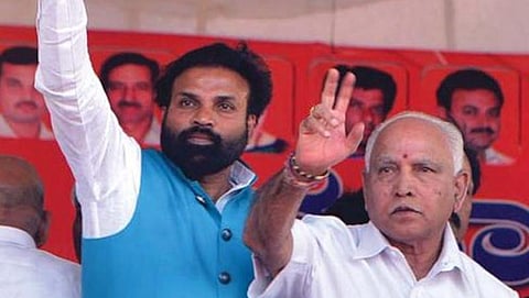 ಬಿಜೆಪಿ ನಾಯಕರಾದ ಬಿ.ಎಸ್.ಯಡಿಯೂರಪ್ಪ ಹಾಗೂ ಶ್ರೀರಾಮುಲು