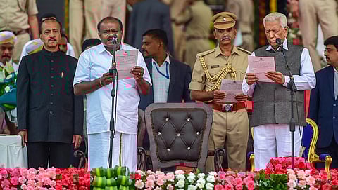 ಮುಖ್ಯಮಂತ್ರಿಯಾಗಿ ಪ್ರಮಾಣವಚನ ಸ್ವೀಕರಿಸಿದ ಹೆಚ್ ಡಿ ಕುಮಾರಸ್ವಾಮಿ