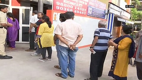 ಆರ್ ಆರ್ ನಗರ ಉಪಚುನಾವಣೆ: 1 ಗಂಟೆ ವರೆಗೆ 34 ಪ್ರತಿಶತ ಮತದಾನ ದಾಖಲು