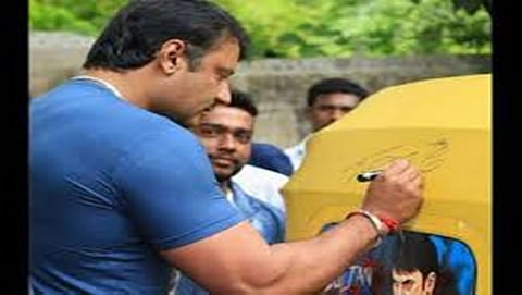 ಚಾಲೆಂಜಿಂಗ್ ಸ್ಟಾರ್ ದರ್ಶನ್ ಮನೆ ಮುಂದೆ ಆಟೋಗಳ ಸಾಲು ನಿಂತದ್ದೇಕೆ?