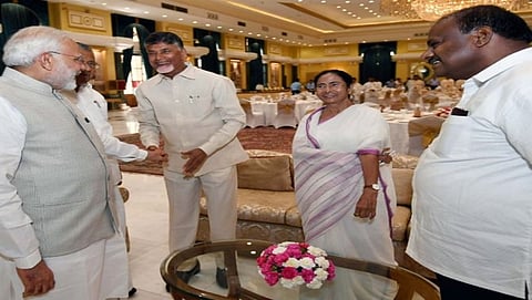ನಾಲ್ವರು ಮುಖ್ಯಮಂತ್ರಿಗಳೊಂದಿಗೆ ಪ್ರಧಾನಿ ಮೋದಿ