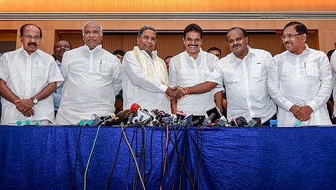 ನಿನ್ನೆ ಬೆಂಗಳೂರಿನಲ್ಲಿ ನಡೆದ ಸಭೆಯಲ್ಲಿ ಕಾಂಗ್ರೆಸ್ ಮತ್ತು ಜೆಡಿಎಸ್ ನಾಯಕರು