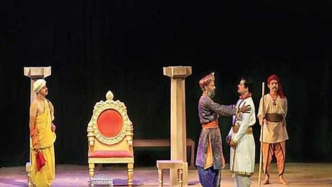 ತಲೆದಂಡ ನಾಟಕದ ದೃಶ್ಯ