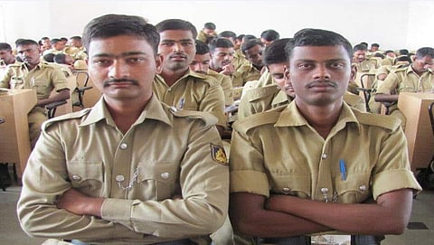 ಬೆಂಗಳೂರು: ರೈಫಲ್ಸ್ ಕಳ್ಳತನ, ನಾಲ್ವರು ಪೋಲೀಸ್ ಪೇದೆಗಳ ಅಮಾನತು