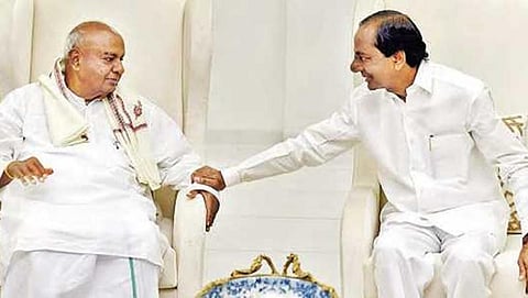 ತೆಲಂಗಾಣ ಸಿಎಂ ಜೊತೆ ದೇವೇಗೌಡ ಭೇಟಿ, ಮಾತುಕತೆ