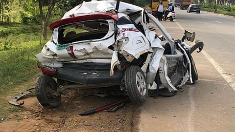 ಭೀಕರ ಅಪಘಾತ, ಕಟೀಲು ಅರ್ಚಕರ ಪುತ್ರ ಸೇರಿ ಇಬ್ಬರು ವಿದ್ಯಾರ್ಥಿಗಳ ಸಾವು