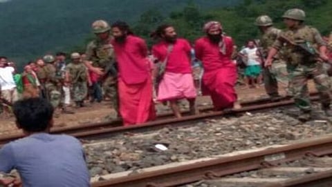ಅಸ್ಸಾಂ ಸೇನೆಯಿಂದ ಮೂವರು ಸಾಧುಗಳ ರಕ್ಷಣೆ