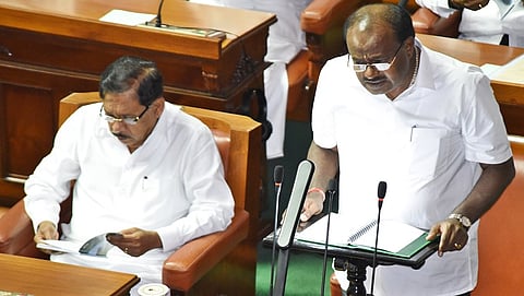 ಬಜೆಟ್ ಮಂಡಿಸುತ್ತಿರುವ ಮುಖ್ಯಮಂತ್ರಿ ಹೆಚ್ ಡಿ ಕುಮಾರಸ್ವಾಮಿ