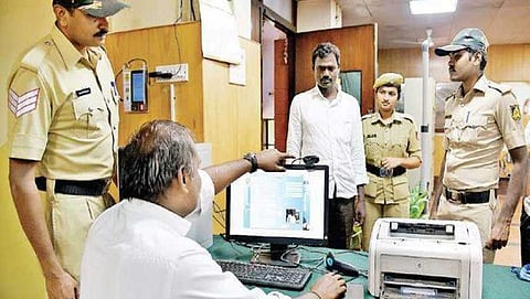 ಐಡಿ ಸಿದ್ದಪಡಿಸುತ್ತಿರುವ ಸ್ವಾಗತಕಾರರು