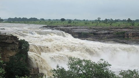 ಸುಲ್ತಾನ್ ಘರ್ ಜಲಪಾತ