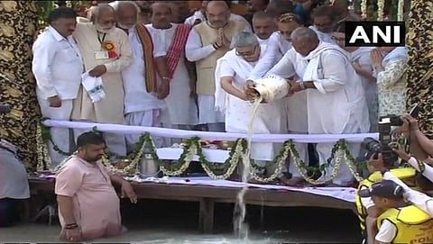 ಹರಿದ್ವಾರದಲ್ಲಿ ಅಸ್ತಿ ವಿಸರ್ಜನೆ