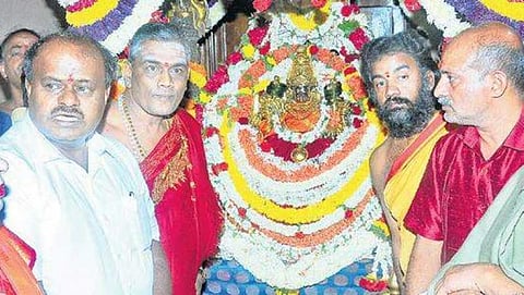 ಸಿಎಂ ಗದ್ದುಗೆ ಏರಿ 75 ದಿನ: 8 ಜಿಲ್ಲೆ, 25 ದೇಗುಲಗಳಿಗೆ ಭೇಟಿ ನೀಡಿದ್ದ ಹೆಚ್.ಡಿ.ಕುಮಾರಸ್ವಾಮಿ