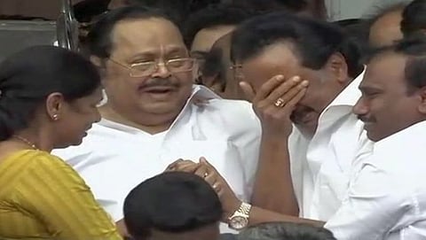 ಕೋರ್ಟ್ ಆದೇಶ ಕೇಳಿ ಕಣ್ಣೀರಿಟ್ಟ ಪುತ್ರ ಸ್ಟಾಲಿನ್