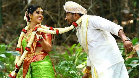 ಸಾಮಾಜಿಕ ಜಾಲತಾಣದಲ್ಲಿ ನಟಿ ಕಾವ್ಯ ಮದುವೆ ಚಿತ್ರಗಳು
