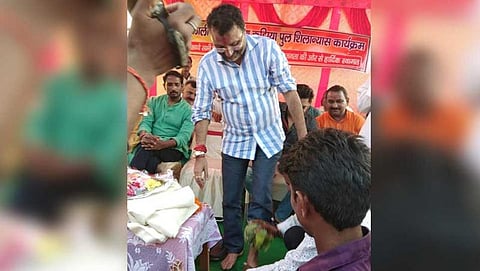ಸಂಸದನ ಪಾದ ತೊಳೆದು ನೀರು ಕುಡಿದ ಬಿಜೆಪಿ ಕಾರ್ಯಕರ್ತ: ಇದರಲ್ಲಿ ತಪ್ಪೇನಿದೆ ಎಂದ ಸಂಸದ