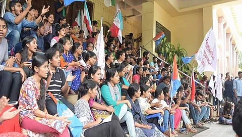ಪಾಂಡಿಚೇರಿ ವಿವಿ ವಿದ್ಯಾರ್ಥಿಗಳ ಪ್ರತಿಭಟನೆ ಅಂತ್ಯ