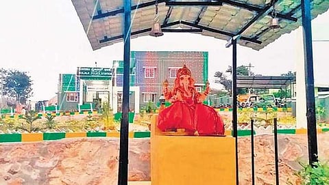 ಪೊಲೀಸ್ ಠಾಣೆಯನ್ನ ಮಾದರಿ ಠಾಣೆಯಾಗಿ ನಿರ್ಮಿಸಿದ ಪೊಲೀಸ್ ಅಧಿಕಾರಿ!
