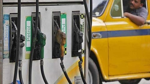 Pakistan Govt cuts petrol price