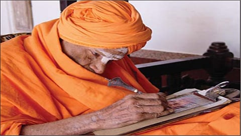 ದೈವೀ ವ್ಯಕ್ತಿತ್ವಕ್ಕೆ ನಿದರ್ಶನ: ಲಿಂಗಾಯತ ಪ್ರತ್ಯೇಕ ಧರ್ಮ ವಿಚಾರದಲ್ಲಿ ತಟಸ್ಥ ನಿಲುವು ತಾಳಿದ್ದ ಶ್ರೀಗಳು