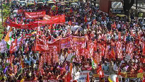 ಬೆಂಗಳೂರಿನಲ್ಲಿ ಕಾರ್ಮಿಕ ಸಂಘಟನೆಗಳ ಪ್ರತಿಭಟನೆ