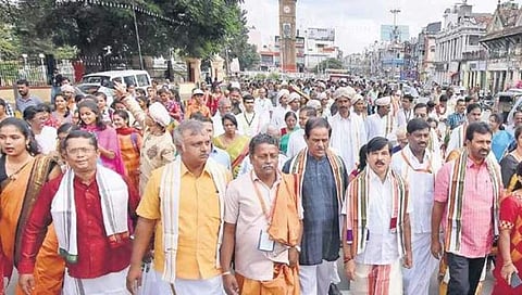 ನಾಡಿನ ದಸರಾ ಸಂಭ್ರಮಕ್ಕೆ ಮತ್ತಷ್ಟು ಮೆರುಗು ನೀಡಿದ ಪಾರಂಪರಿಕ ನಡಿಗೆ