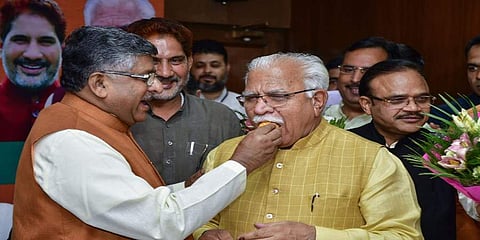 ಜೆಜೆಪಿ ಬೆಂಬಲ: ಹರ್ಯಾಣದಲ್ಲಿ ಸರ್ಕಾರ ರಚನೆಗೆ ಬಿಜೆಪಿಗೆ ಹಕ್ಕು ಮಂಡನೆ; 27 ಕ್ಕೆ ಖಟ್ಟರ್ ಸಿಎಂ ಪದಗ್ರಹಣ