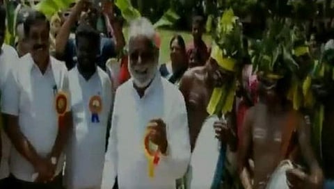 ಗ್ರಾಮೀಣ ದಸರಾದಲ್ಲಿ ಶಾಸಕ ಎನ್.ಮಹೇಶ್ ಡ್ಯಾನ್ಸ್: ವಿಡಿಯೋ ವೈರಲ್