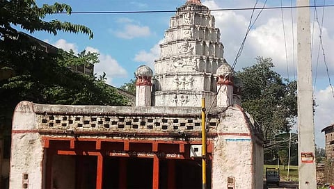 ಪ್ರವಾಹದಿಂದ ಹಾನಿಗೊಳಗಾಗಿರುವ ದೇಗುಲ