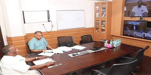 ಆಸ್ಪತ್ರೆಯಿಂದಲೇ ಜಿ ಎಸ್ ಟಿ ಸಭೆಯಲ್ಲಿ ಸಿಎಂ ಭಾಗಿ