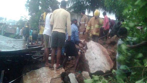 ತಮಿಳುನಾಡಿನಲ್ಲಿ ಭಾರೀ ಮಳೆ: ಕುಸಿದು ಬಿದ್ದ ಮನೆಗಳು, 2 ಮಕ್ಕಳು ಸೇರಿ 15 ಸಾವು