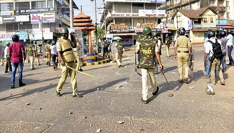 ಮಂಗಳೂರಿನಲ್ಲಿ ನಿನ್ನೆ ನಡೆದ ಹಿಂಸಾಚಾರದ ದೃಶ್ಯ