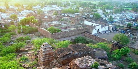 ಸ್ಥಳಾಂತರಗೊಳ್ಳಬೇಕಿರುವ ಪ್ರವಾಸಿ ತಾಣ ಐಹೊಳೆ ಗ್ರಾಮ
