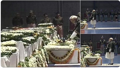 ಹುತಾತ್ಮ ಯೋಧರ ಪಾರ್ಥಿವ ಶರೀರಕ್ಕೆ ಪ್ರಧಾನಿ ಮೋದಿ ಅಂತಿಮ ನಮನ