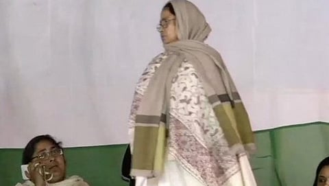 ಧರಣಿ ನಿರತ ಮಮತಾ