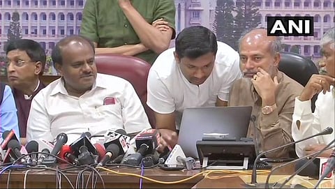 ಗೃಹ ಕಚೇರಿಯಲ್ಲಿ ಸಿಎಂ ಕುಮಾರಸ್ವಾಮಿ ಸುದ್ದಿಗೋಷ್ಟಿ