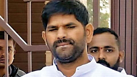 ಕಂಪ್ಲಿ ಶಾಸಕ ಜೆ.ಎನ್. ಗಣೇಶ್