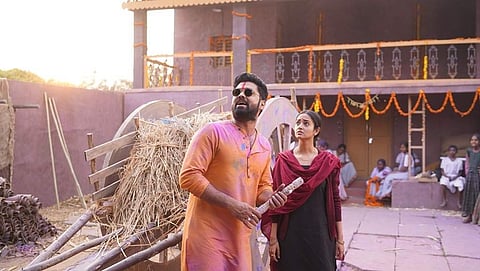 ಅವನೇ ಶ್ರೀಮನ್ನಾರಯಣ' ಚಿತ್ರದ ಒಂದು ದೃಶ್ಯ