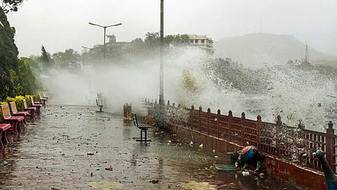 ಗುಜರಾತ್ ನಲ್ಲಿ ಅಕಾಲಿಕ ಮಳೆಯ ಅವಾಂತರ