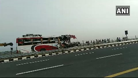 ಅಪಘಾತಕ್ಕೀಡಾದ ಬಸ್