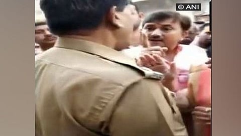 ಬೆದರಿಕೆ ಹಾಕುತ್ತಿರುವ ಬಿಜೆಪಿ ಮುಖಂಡ